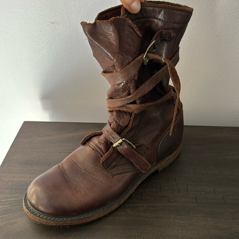 Vintage Brand Women’s size 9 slouchy leather boot